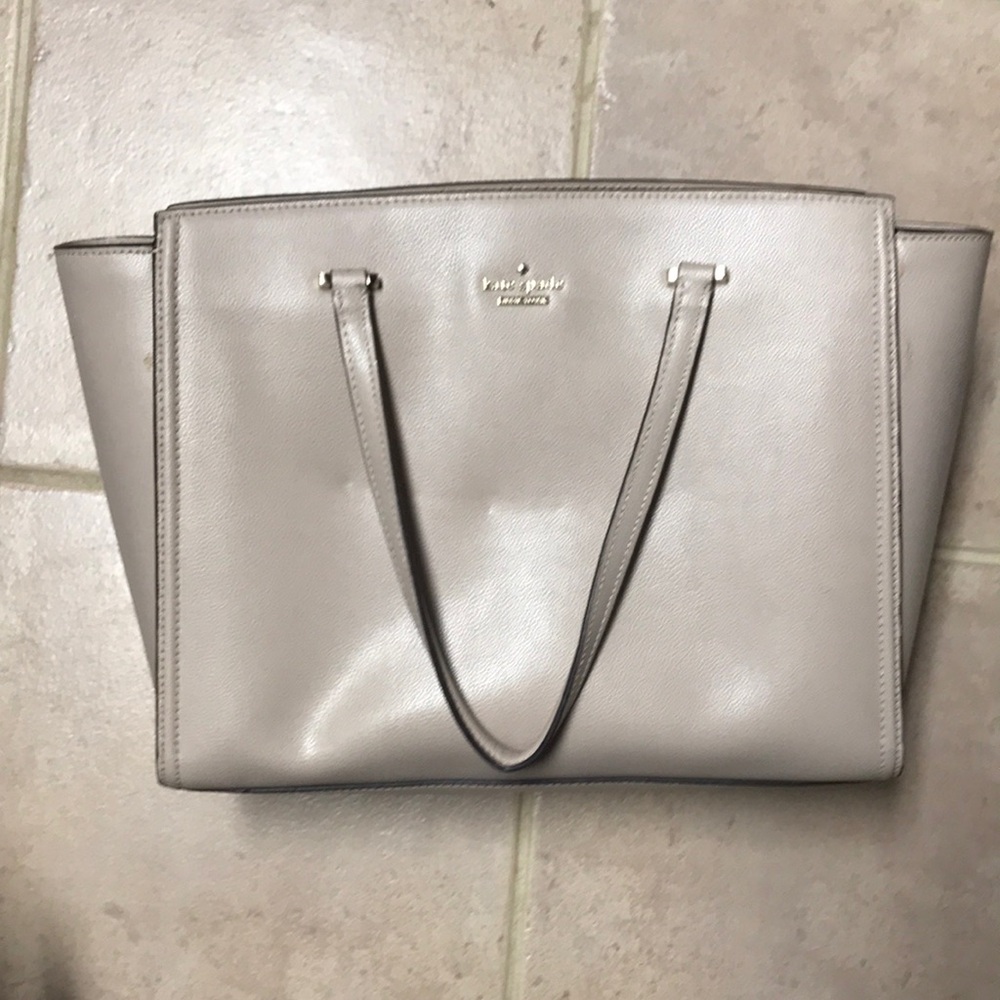 Kate Spade ♠️ large handbag, slightly used. 
Also comes w/ wallet & card wallet